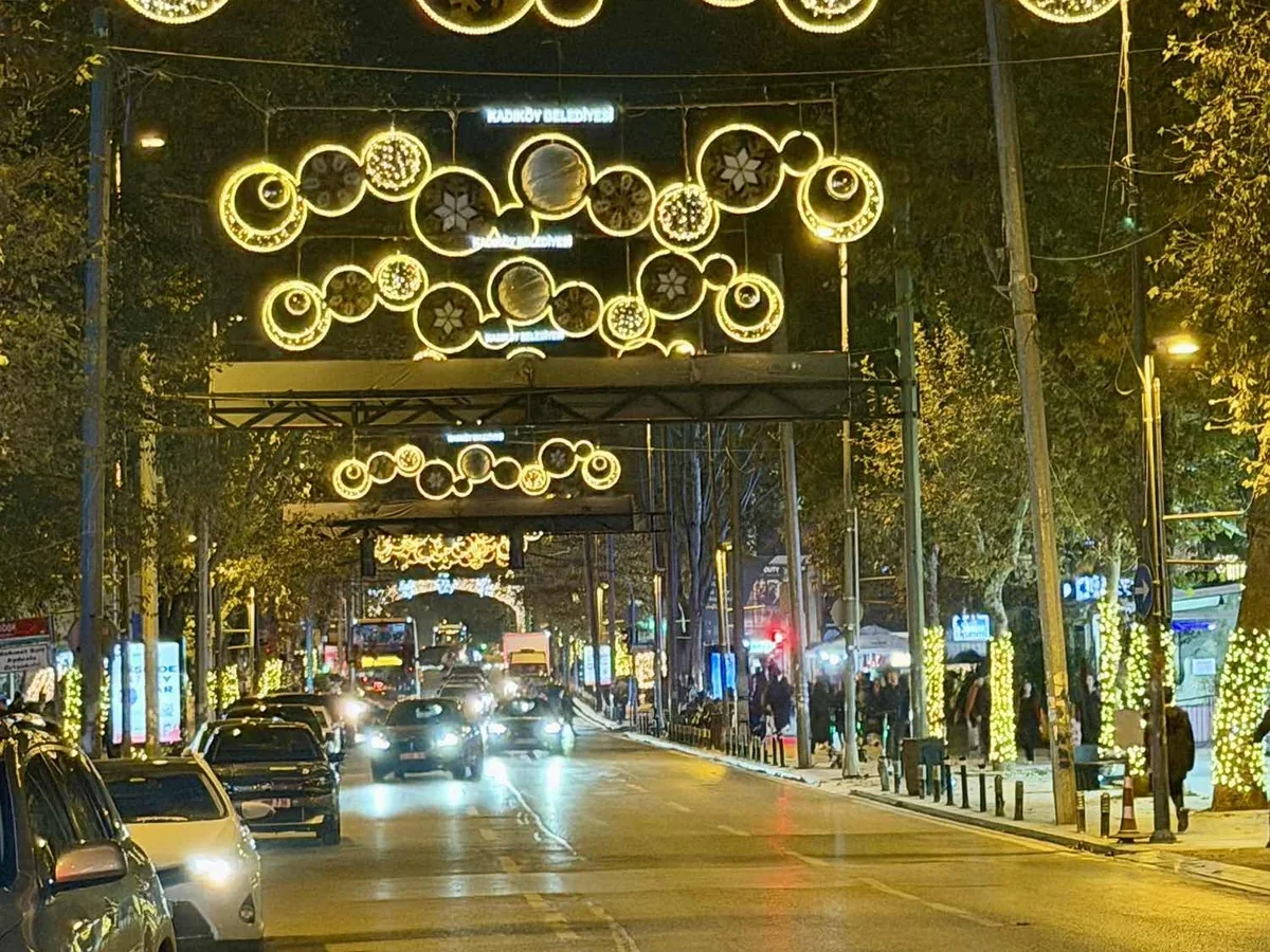 Mutluol Proje'den Caddebostan Bağdat Caddesi Üzerinde Plaza Katı