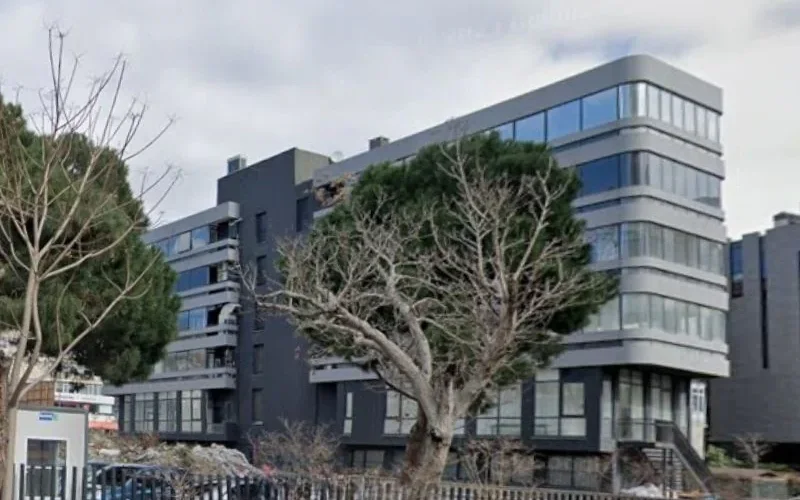 Mutluol Proje'den Caddebostan Bağdat Caddesi Üzerinde Plaza Katı