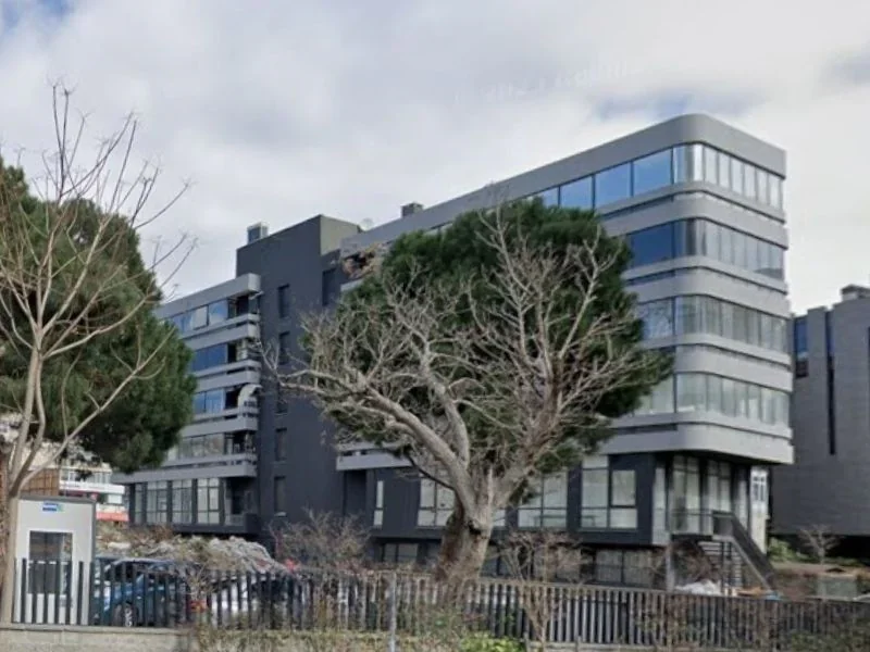 Mutluol Proje'den Caddebostan Bağdat Caddesi Üzerinde Plaza Katı