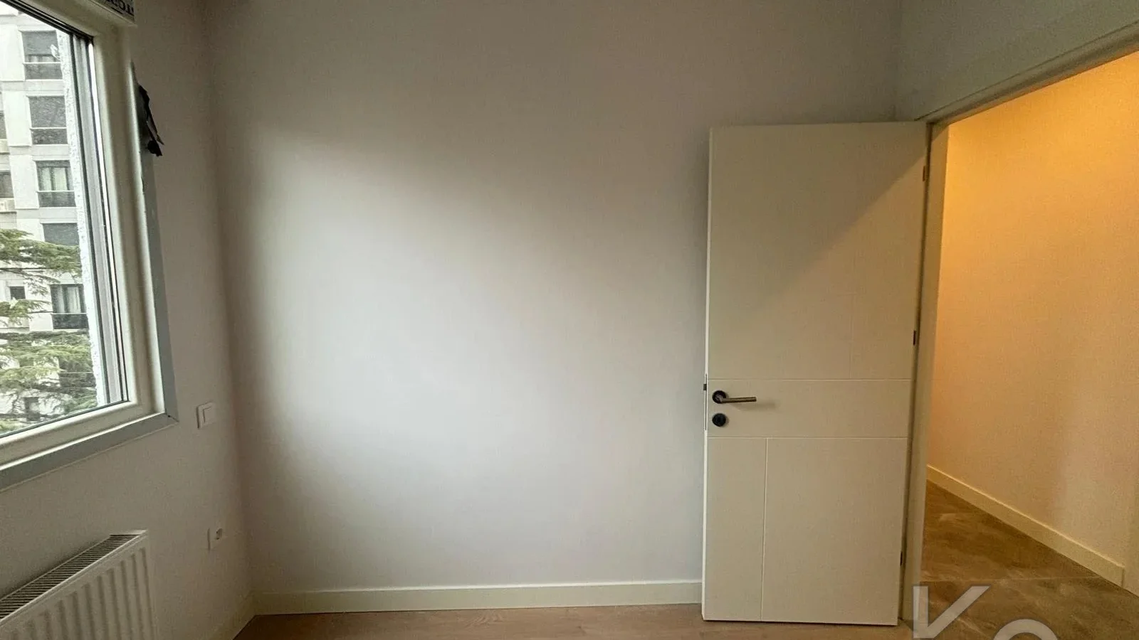 Laci̇vertcadde Bostanci Bağdat Caddesi̇ne 3.bi̇nada Marmaraya Yakin Sifir Bi̇na 3+1 90m² Net