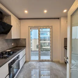 Laci̇vertcadde Bostanci Bağdat Caddesi̇ne 3.bi̇nada Marmaraya Yakin Sifir Bi̇na 3+1 90m² Net