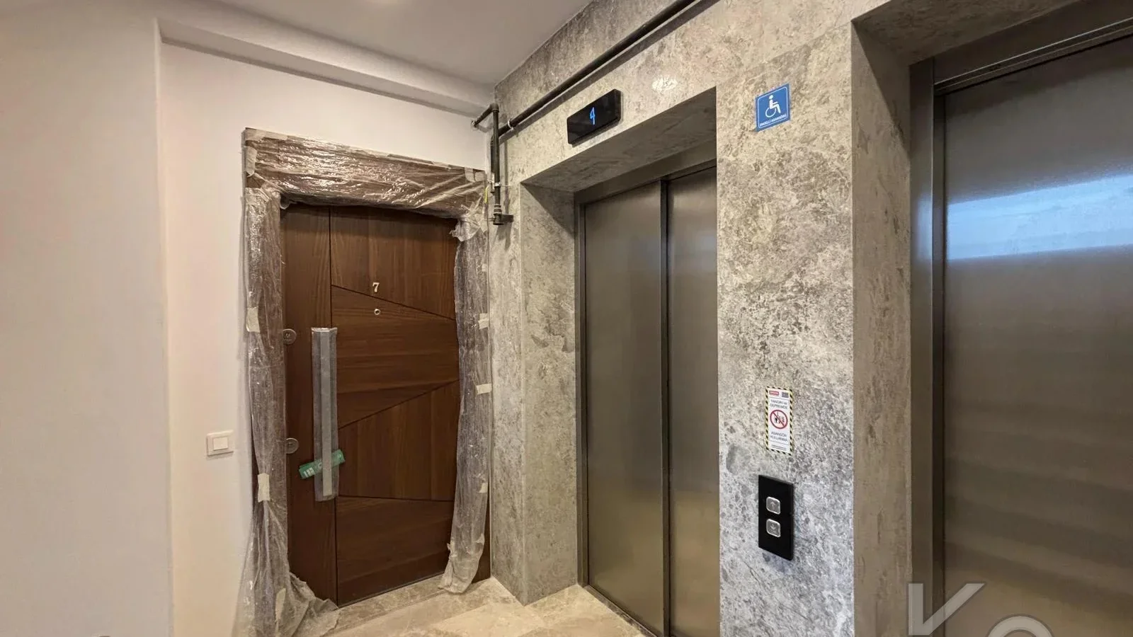Laci̇vertcadde Bostanci Bağdat Caddesi̇ne 3.bi̇nada Marmaraya Yakin Sifir Bi̇na 3+1 90m² Net