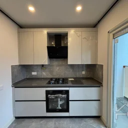 Laci̇vertcadde Bostanci Bağdat Caddesi̇ne 3.bi̇nada Marmaraya Yakin Sifir Bi̇na 3+1 90m² Net