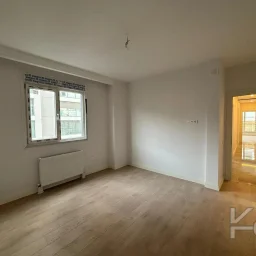 Laci̇vertcadde Bostanci Bağdat Caddesi̇ne 3.bi̇nada Marmaraya Yakin Sifir Bi̇na 3+1 90m² Net