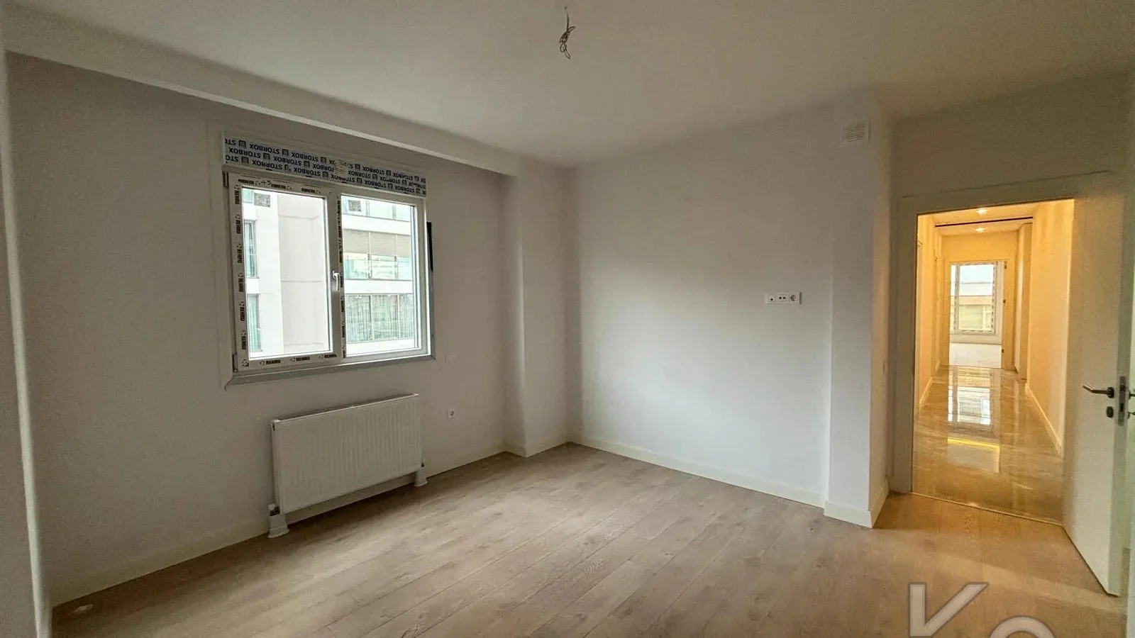 Laci̇vertcadde Bostanci Bağdat Caddesi̇ne 3.bi̇nada Marmaraya Yakin Sifir Bi̇na 3+1 90m² Net