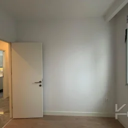 Laci̇vertcadde Bostanci Bağdat Caddesi̇ne 3.bi̇nada Marmaraya Yakin Sifir Bi̇na 3+1 90m² Net