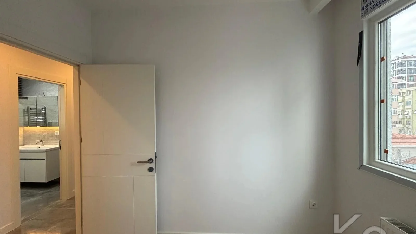 Laci̇vertcadde Bostanci Bağdat Caddesi̇ne 3.bi̇nada Marmaraya Yakin Sifir Bi̇na 3+1 90m² Net