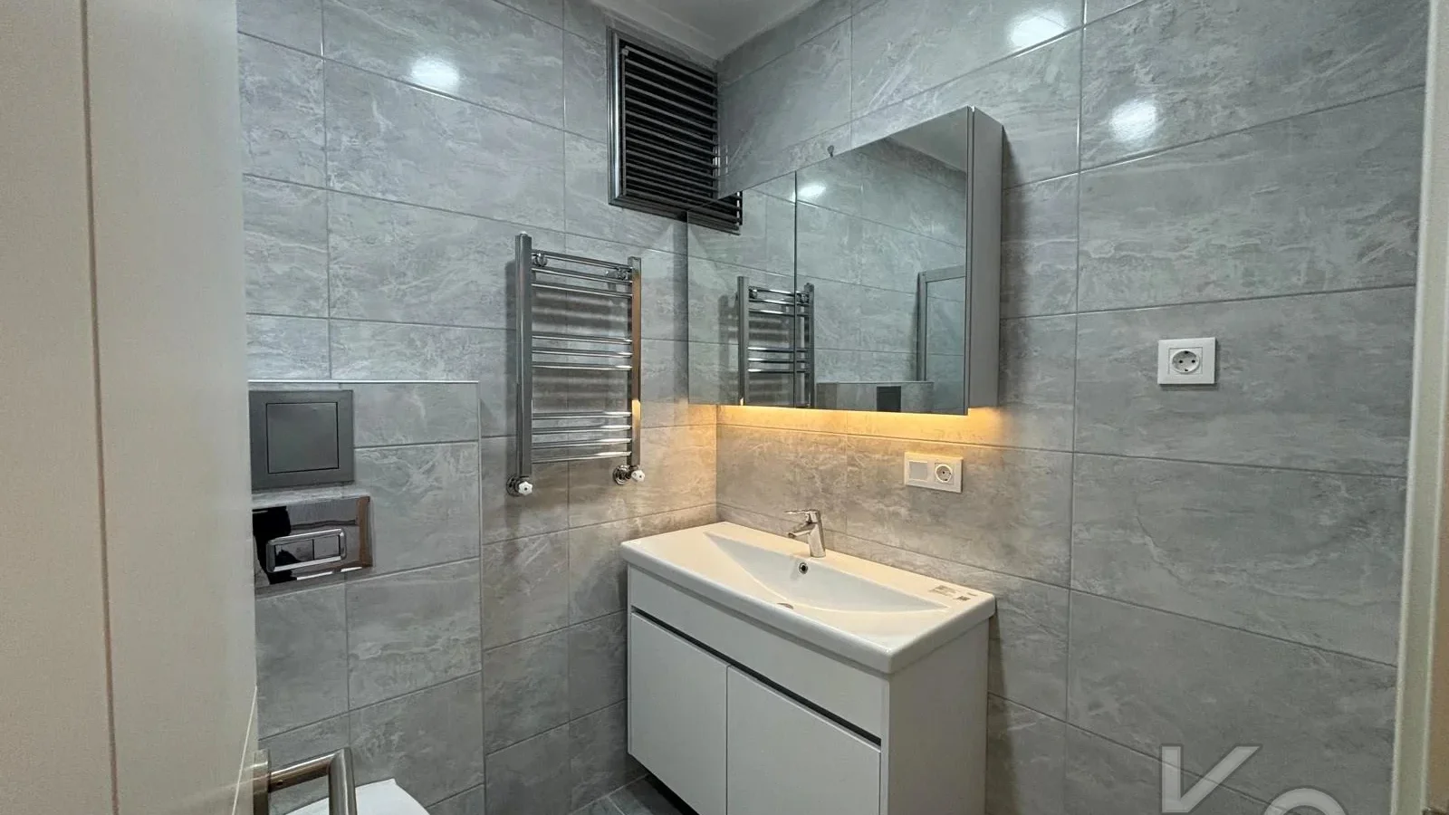 Laci̇vertcadde Bostanci Bağdat Caddesi̇ne 3.bi̇nada Marmaraya Yakin Sifir Bi̇na 3+1 90m² Net
