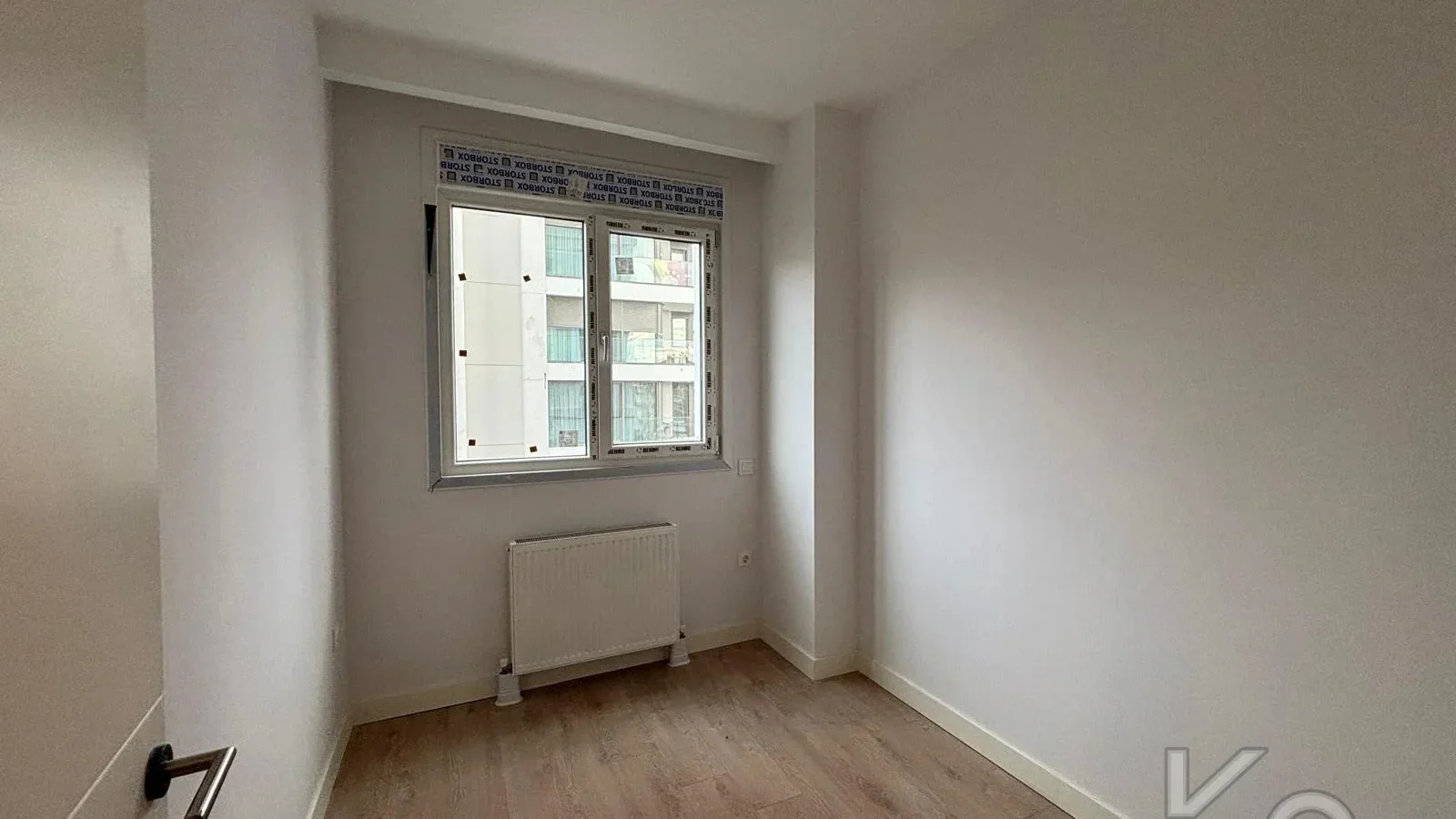 Laci̇vertcadde Bostanci Bağdat Caddesi̇ne 3.bi̇nada Marmaraya Yakin Sifir Bi̇na 3+1 90m² Net