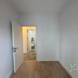 Laci̇vertcadde Bostanci Bağdat Caddesi̇ne 3.bi̇nada Marmaraya Yakin Sifir Bi̇na 3+1 90m² Net
