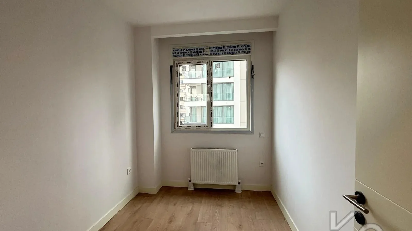 Laci̇vertcadde Bostanci Bağdat Caddesi̇ne 3.bi̇nada Marmaraya Yakin Sifir Bi̇na 3+1 90m² Net