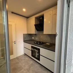 Laci̇vertcadde Bostanci Bağdat Caddesi̇ne 3.bi̇nada Marmaraya Yakin Sifir Bi̇na 3+1 90m² Net