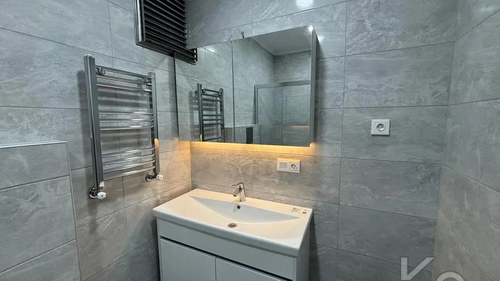 Laci̇vertcadde Bostanci Bağdat Caddesi̇ne 3.bi̇nada Marmaraya Yakin Sifir Bi̇na 3+1 90m² Net