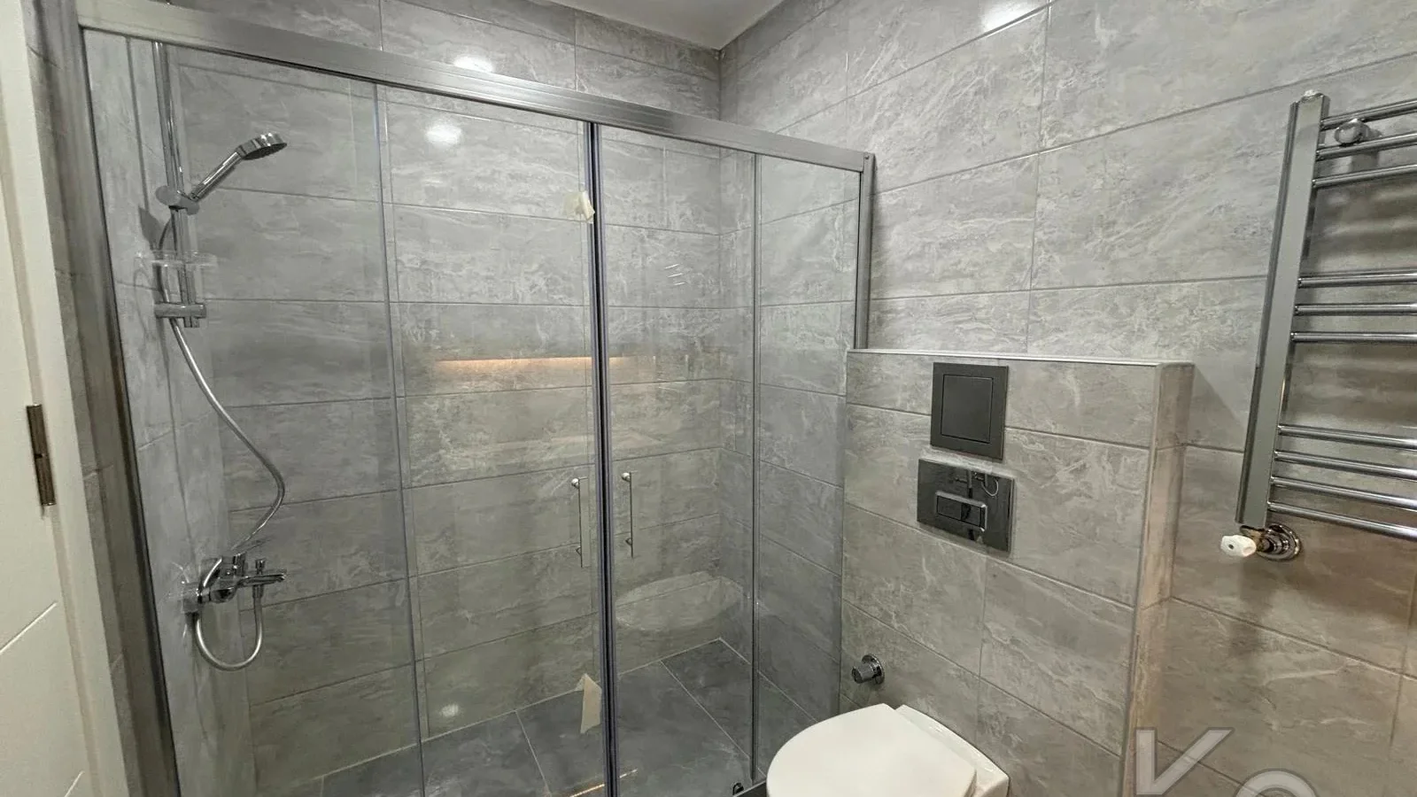 Laci̇vertcadde Bostanci Bağdat Caddesi̇ne 3.bi̇nada Marmaraya Yakin Sifir Bi̇na 3+1 90m² Net