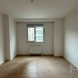Laci̇vertcadde Bostanci Bağdat Caddesi̇ne 3.bi̇nada Marmaraya Yakin Sifir Bi̇na 3+1 90m² Net
