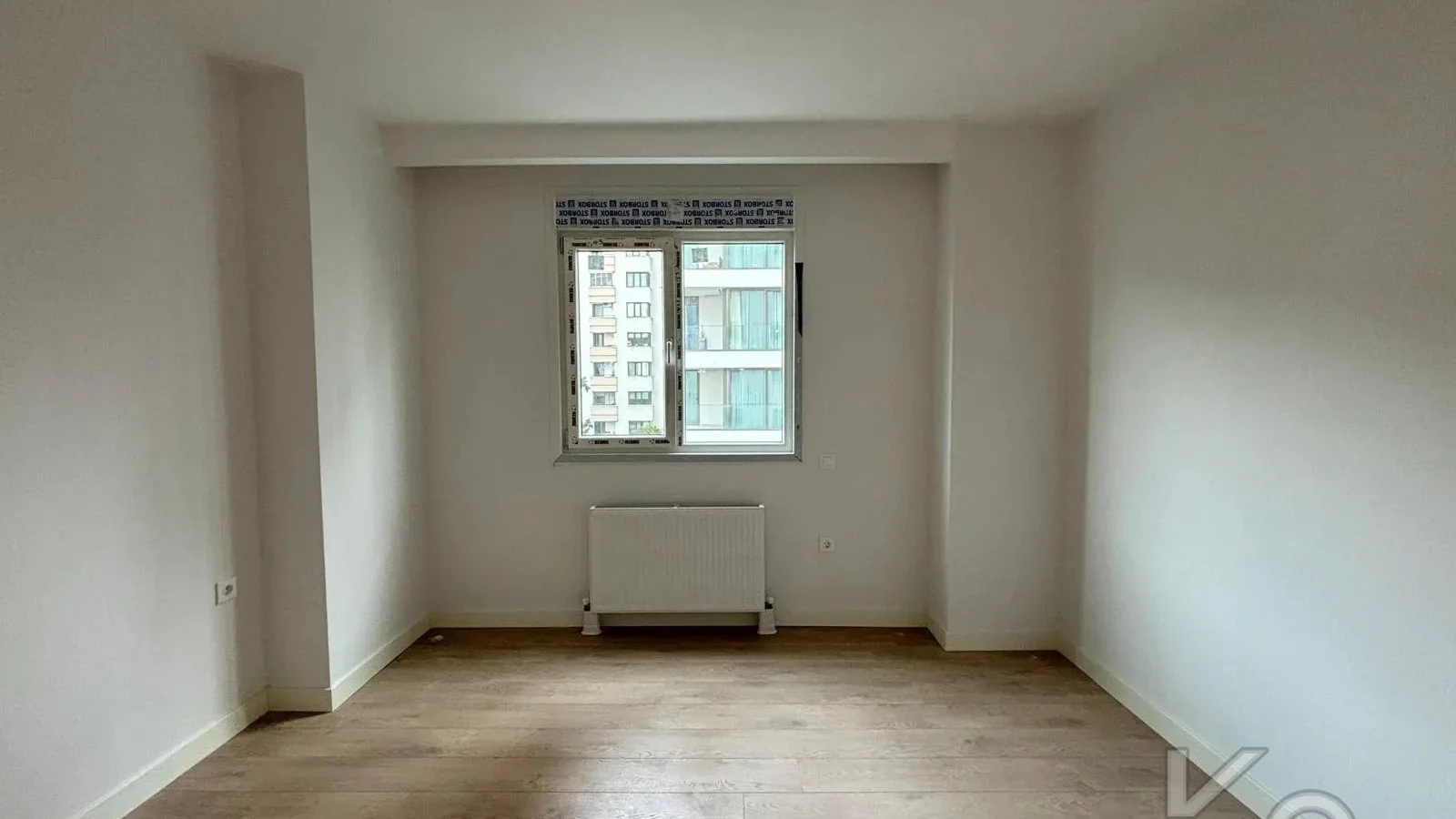 Laci̇vertcadde Bostanci Bağdat Caddesi̇ne 3.bi̇nada Marmaraya Yakin Sifir Bi̇na 3+1 90m² Net