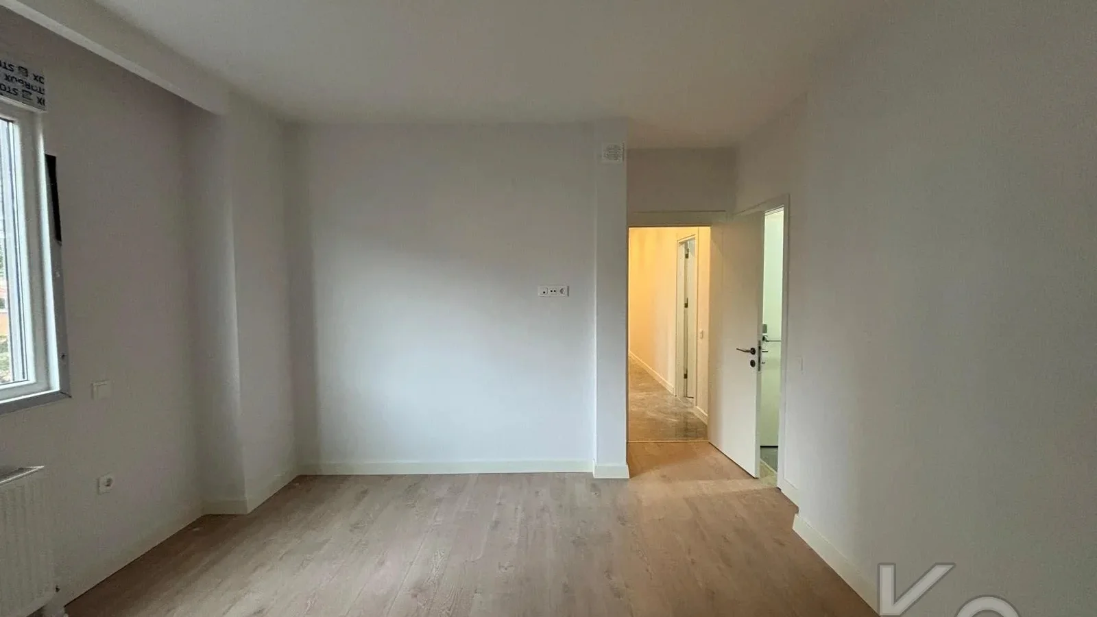 Laci̇vertcadde Bostanci Bağdat Caddesi̇ne 3.bi̇nada Marmaraya Yakin Sifir Bi̇na 3+1 90m² Net