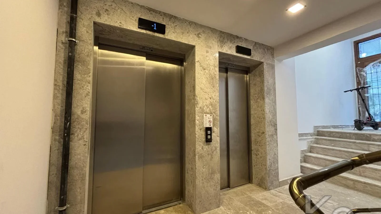 Laci̇vertcadde Bostanci Bağdat Caddesi̇ne 3.bi̇nada Marmaraya Yakin Sifir Bi̇na 3+1 90m² Net