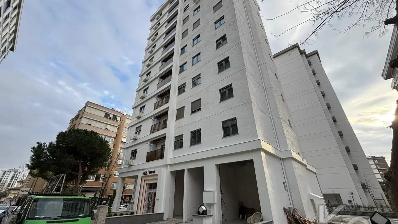 Laci̇vertcadde Bostanci Bağdat Caddesi̇ne 3.bi̇nada Marmaraya Yakin Sifir Bi̇na 3+1 90m² Net