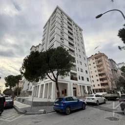 Laci̇vertcadde Bostanci Bağdat Caddesi̇ne 3.bi̇nada Marmaraya Yakin Sifir Bi̇na 3+1 90m² Net