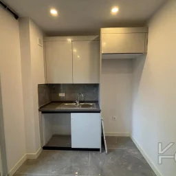 Laci̇vertcadde Bostanci Bağdat Caddesi̇ne 3.bi̇nada Marmaraya Yakin Sifir Bi̇na 3+1 90m² Net