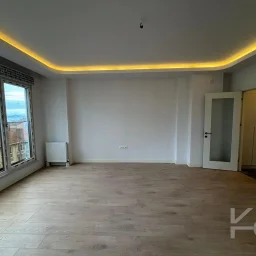 Laci̇vertcadde Bostanci Bağdat Caddesi̇ne 3.bi̇nada Marmaraya Yakin Sifir Bi̇na 3+1 90m² Net