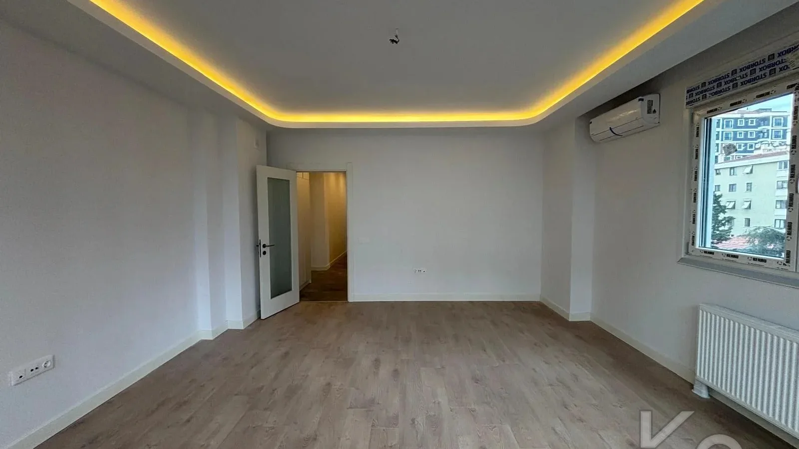 Laci̇vertcadde Bostanci Bağdat Caddesi̇ne 3.bi̇nada Marmaraya Yakin Sifir Bi̇na 3+1 90m² Net