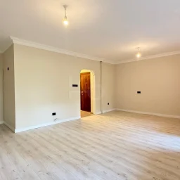 Academy Suadiye Suadiye Sahilde 2+1 Bahçe Katı 80 M2 Net İçi Yenilenmiş Balkonlu