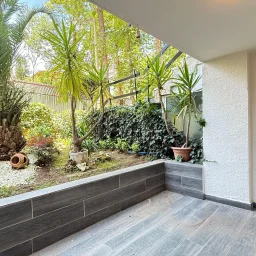 Academy Suadiye Suadiye Sahilde 2+1 Bahçe Katı 80 M2 Net İçi Yenilenmiş Balkonlu