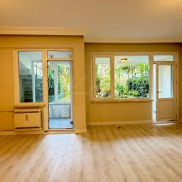 Academy Suadiye Suadiye Sahilde 2+1 Bahçe Katı 80 M2 Net İçi Yenilenmiş Balkonlu