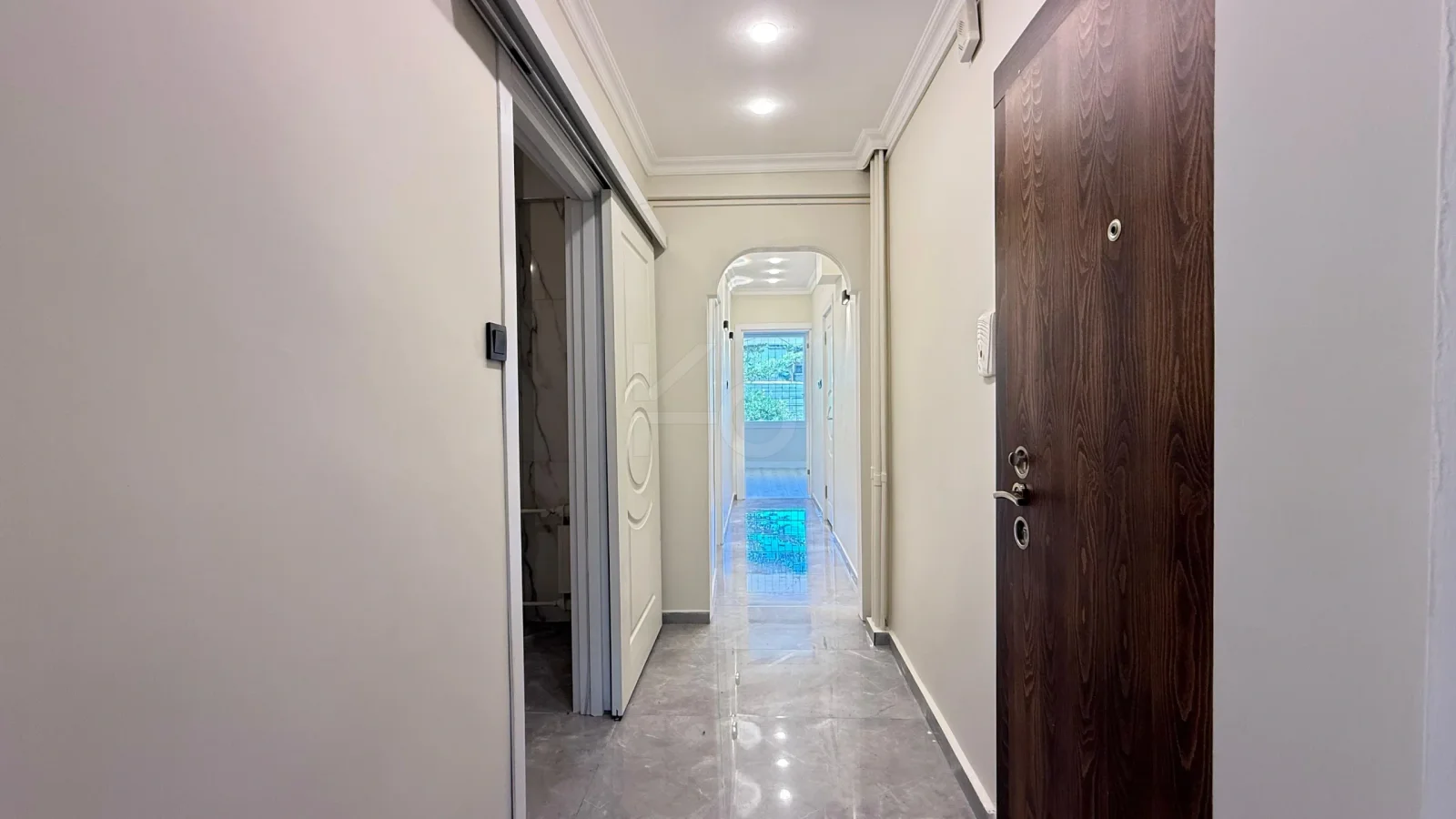 Academy Suadiye Suadiye Sahilde 2+1 Bahçe Katı 80 M2 Net İçi Yenilenmiş Balkonlu