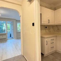 Academy Suadiye Suadiye Sahilde 2+1 Bahçe Katı 80 M2 Net İçi Yenilenmiş Balkonlu