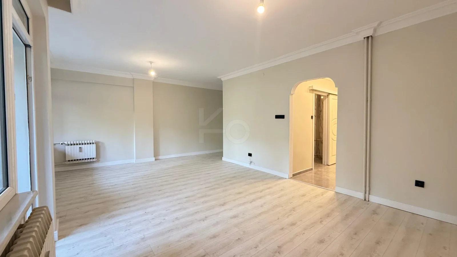 Academy Suadiye Suadiye Sahilde 2+1 Bahçe Katı 80 M2 Net İçi Yenilenmiş Balkonlu