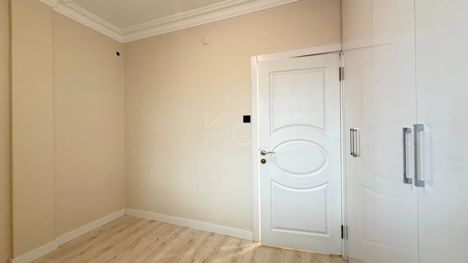 Academy Suadiye Suadiye Sahilde 2+1 Bahçe Katı 80 M2 Net İçi Yenilenmiş Balkonlu
