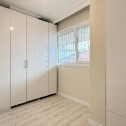 Academy Suadiye Suadiye Sahilde 2+1 Bahçe Katı 80 M2 Net İçi Yenilenmiş Balkonlu