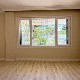 Academy Suadiye Suadiye Sahilde 2+1 Bahçe Katı 80 M2 Net İçi Yenilenmiş Balkonlu