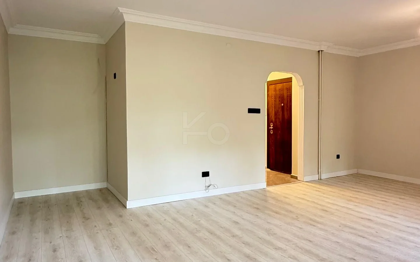 Academy Suadiye Suadiye Sahilde 2+1 Bahçe Katı 80 M2 Net İçi Yenilenmiş Balkonlu