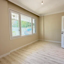 Academy Suadiye Suadiye Sahilde 2+1 Bahçe Katı 80 M2 Net İçi Yenilenmiş Balkonlu