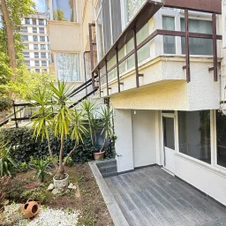 Academy Suadiye Suadiye Sahilde 2+1 Bahçe Katı 80 M2 Net İçi Yenilenmiş Balkonlu