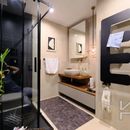 Laci̇vertcadde Taş Mektep'te Katta Tek 6+1 Çi̇ft Balkonlu 230m²