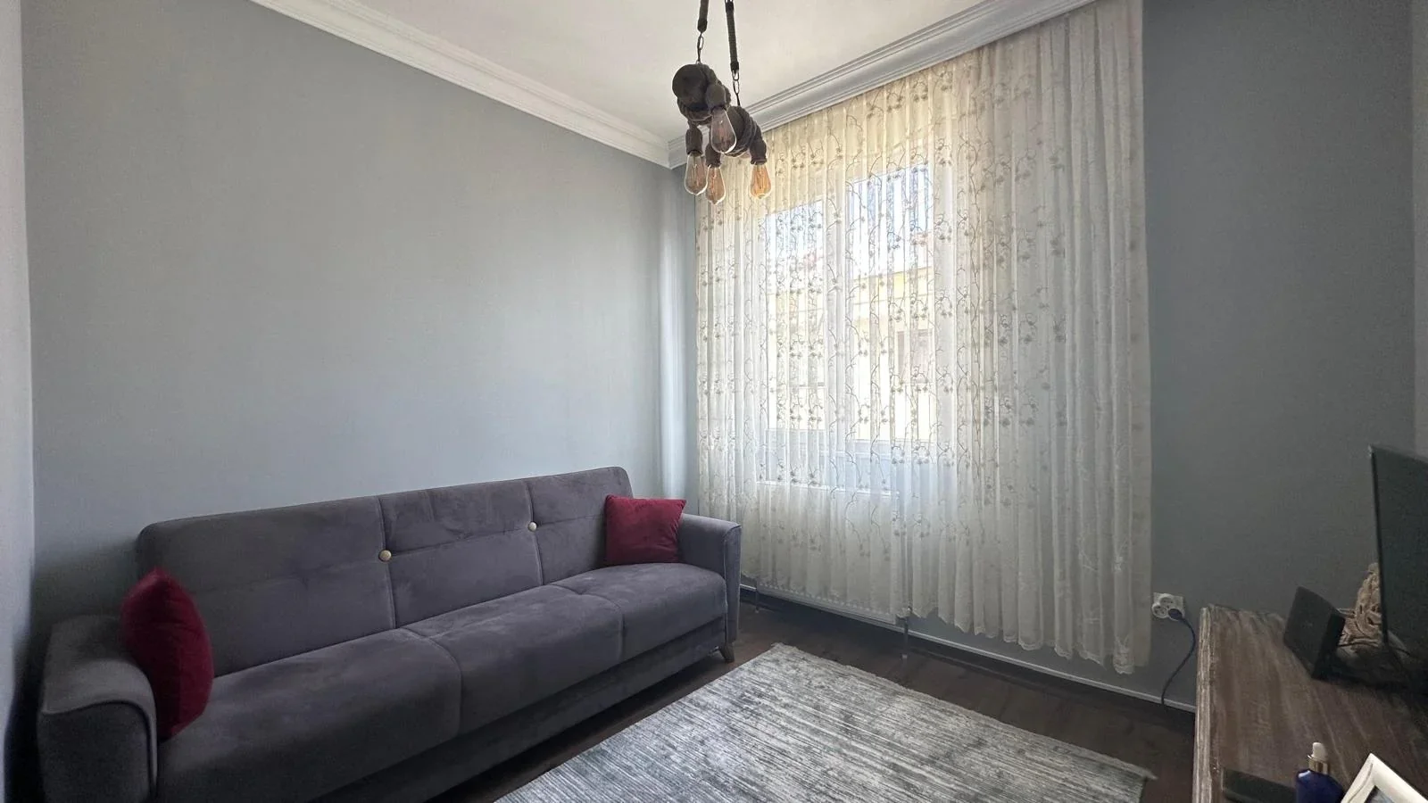 Sağlam'dan Prestij Caddesin'de 2+1 Geniş Satılık Daire!!!