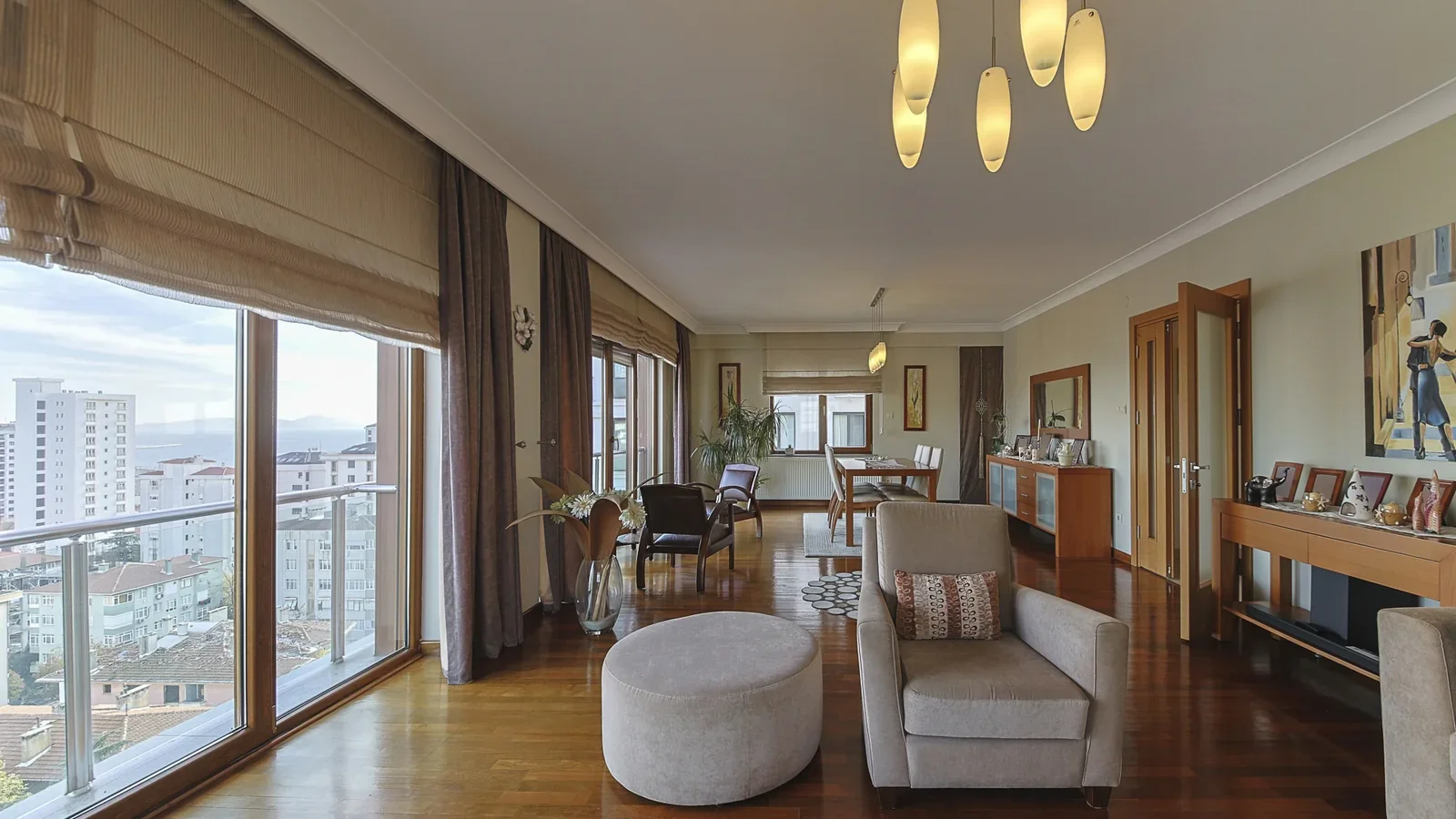 Bostancı Vukela Caddesinde Deniz Manzaralı Satılık 4+1 Daire