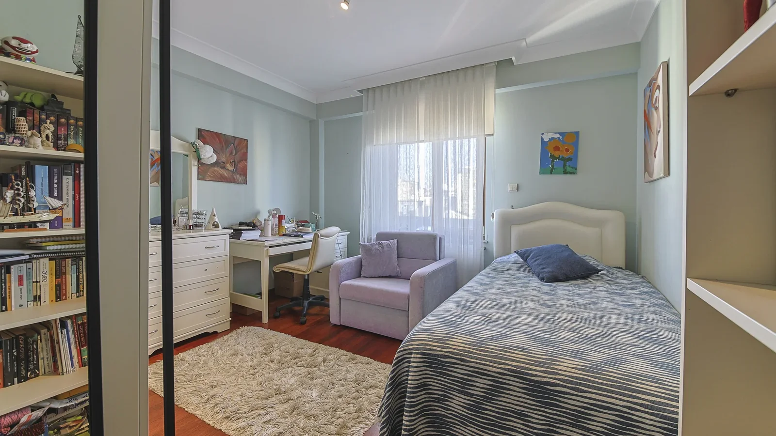 Bostancı Vukela Caddesinde Deniz Manzaralı Satılık 4+1 Daire