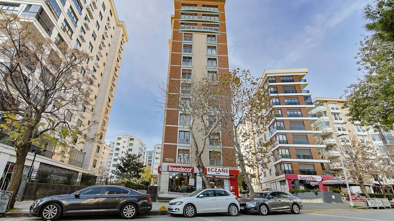 Bostancı Vukela Caddesinde Deniz Manzaralı Satılık 4+1 Daire
