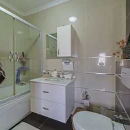 Bostancı Vukela Caddesinde Deniz Manzaralı Satılık 4+1 Daire