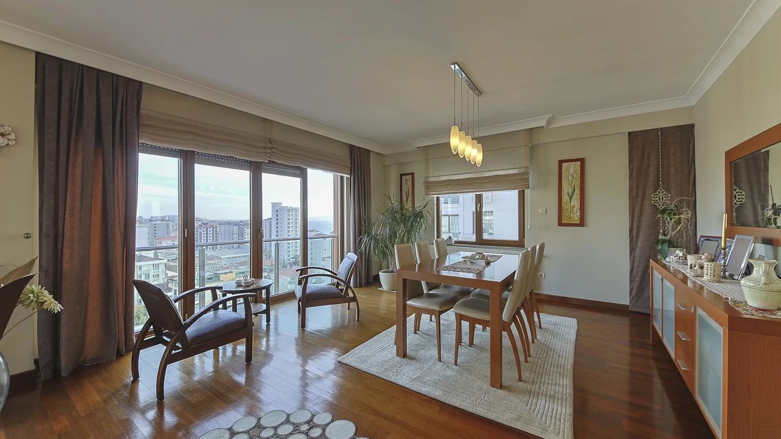 Bostancı Vukela Caddesinde Deniz Manzaralı Satılık 4+1 Daire