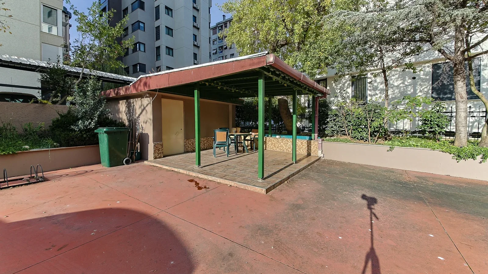 Bostancı Vukela Caddesinde Deniz Manzaralı Satılık 4+1 Daire