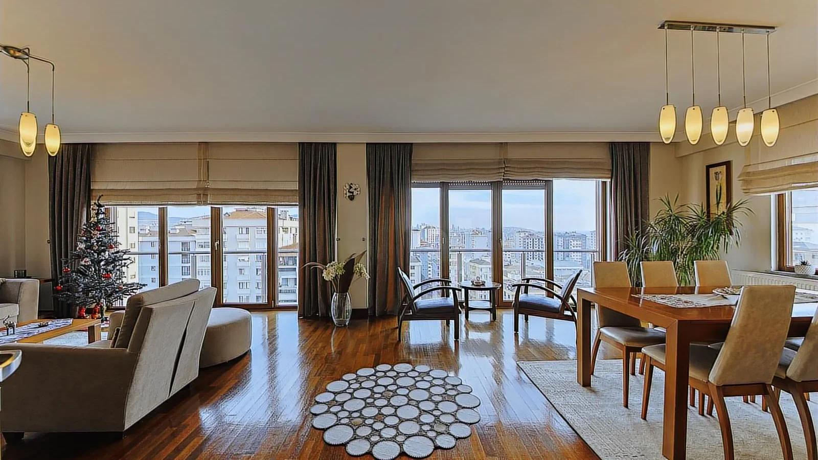 Bostancı Vukela Caddesinde Deniz Manzaralı Satılık 4+1 Daire