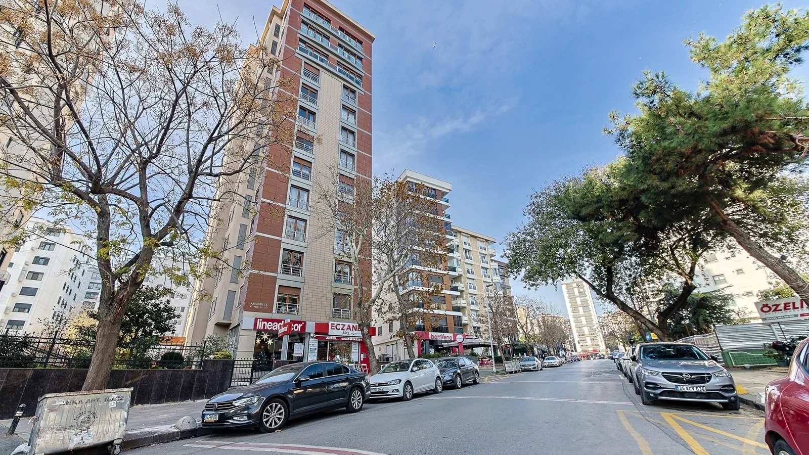Bostancı Vukela Caddesinde Deniz Manzaralı Satılık 4+1 Daire