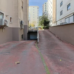 Bostancı Vukela Caddesinde Deniz Manzaralı Satılık 4+1 Daire